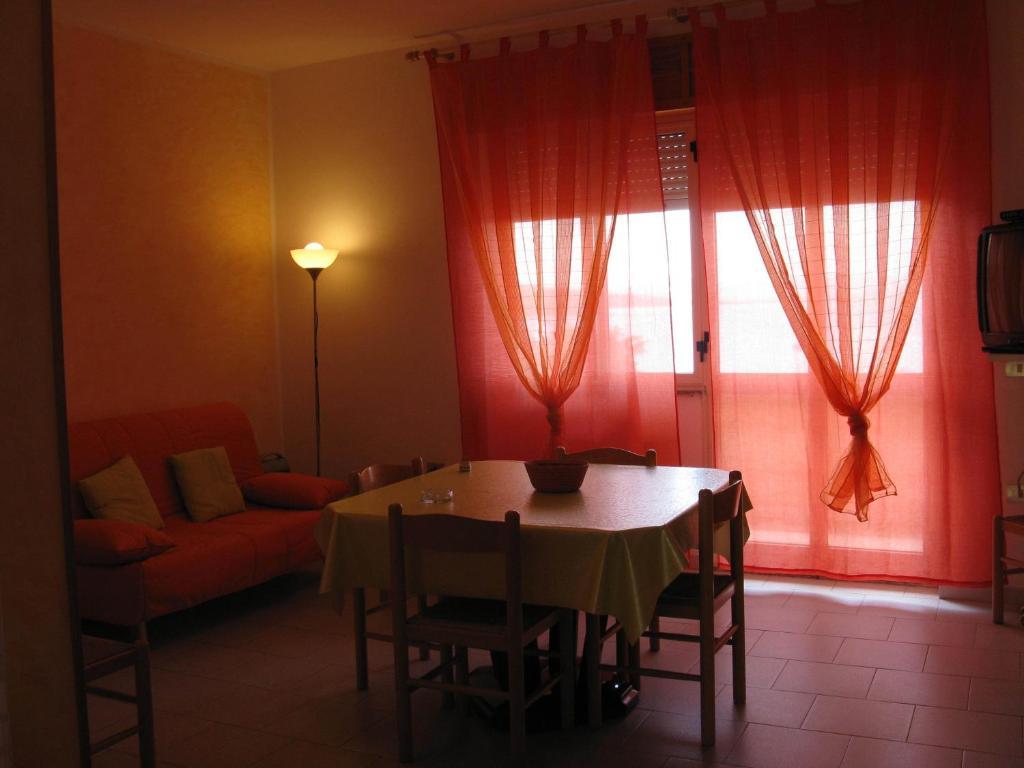 Borgo Spiaggia Vista Mare Isola Rossa Pokoj fotografie
