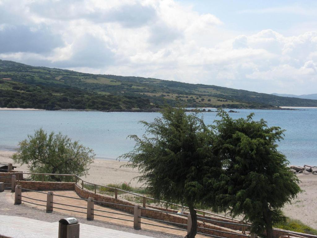 Borgo Spiaggia Vista Mare Isola Rossa Exteriér fotografie