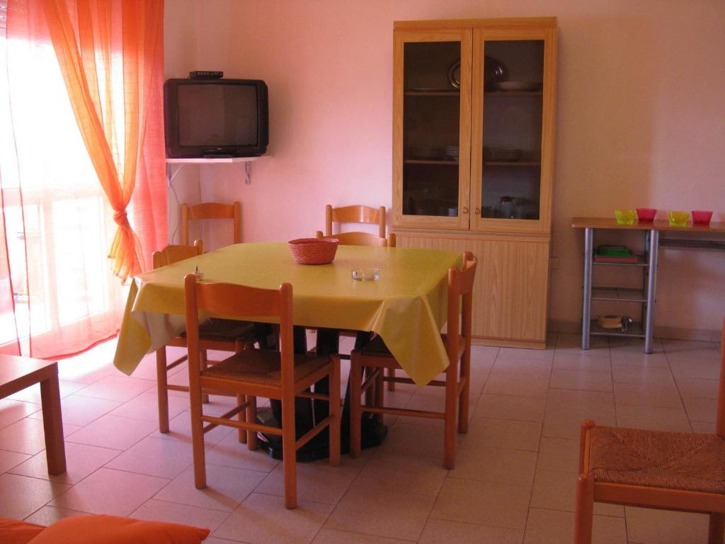 Borgo Spiaggia Vista Mare Isola Rossa Pokoj fotografie