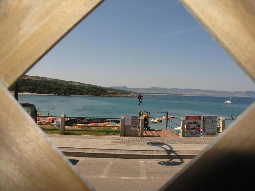 Borgo Spiaggia Vista Mare Isola Rossa Exteriér fotografie
