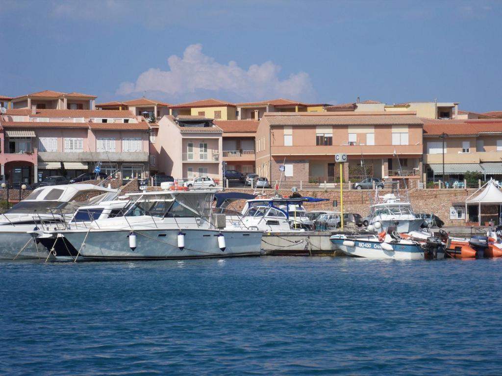 Borgo Spiaggia Vista Mare Isola Rossa Pokoj fotografie