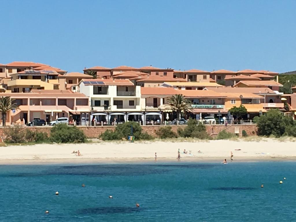 Borgo Spiaggia Vista Mare Isola Rossa Exteriér fotografie